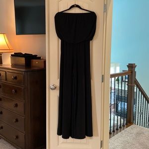 Black sleeveless one piece pantsuit. Very comfortable. Worn 1x.